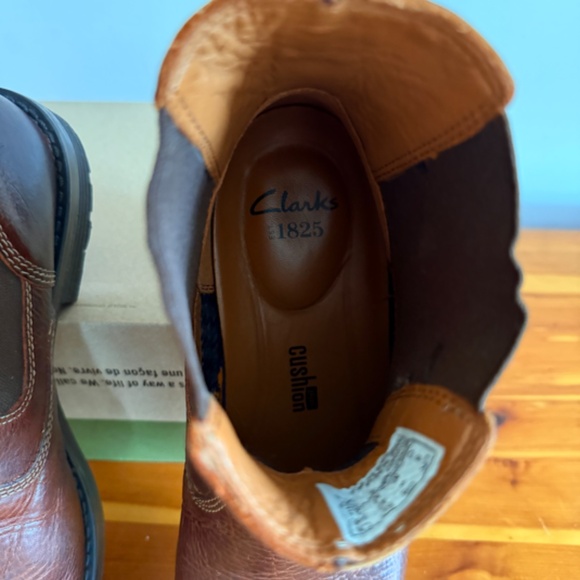 Clarks 1825 Chelsea Boot Size 9M US - Picture 13 of 15